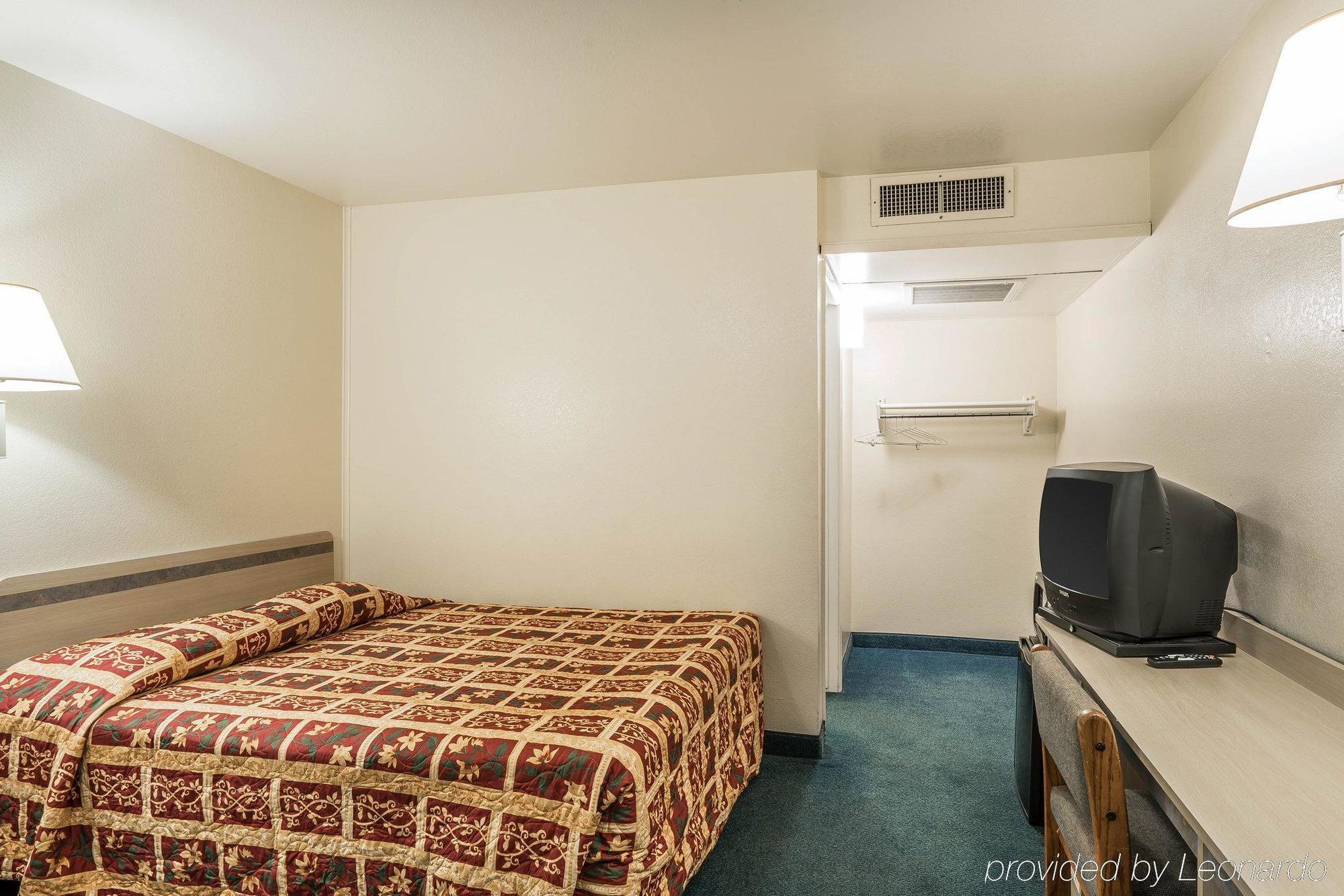 Rodeway Inn Паско Экстерьер фото
