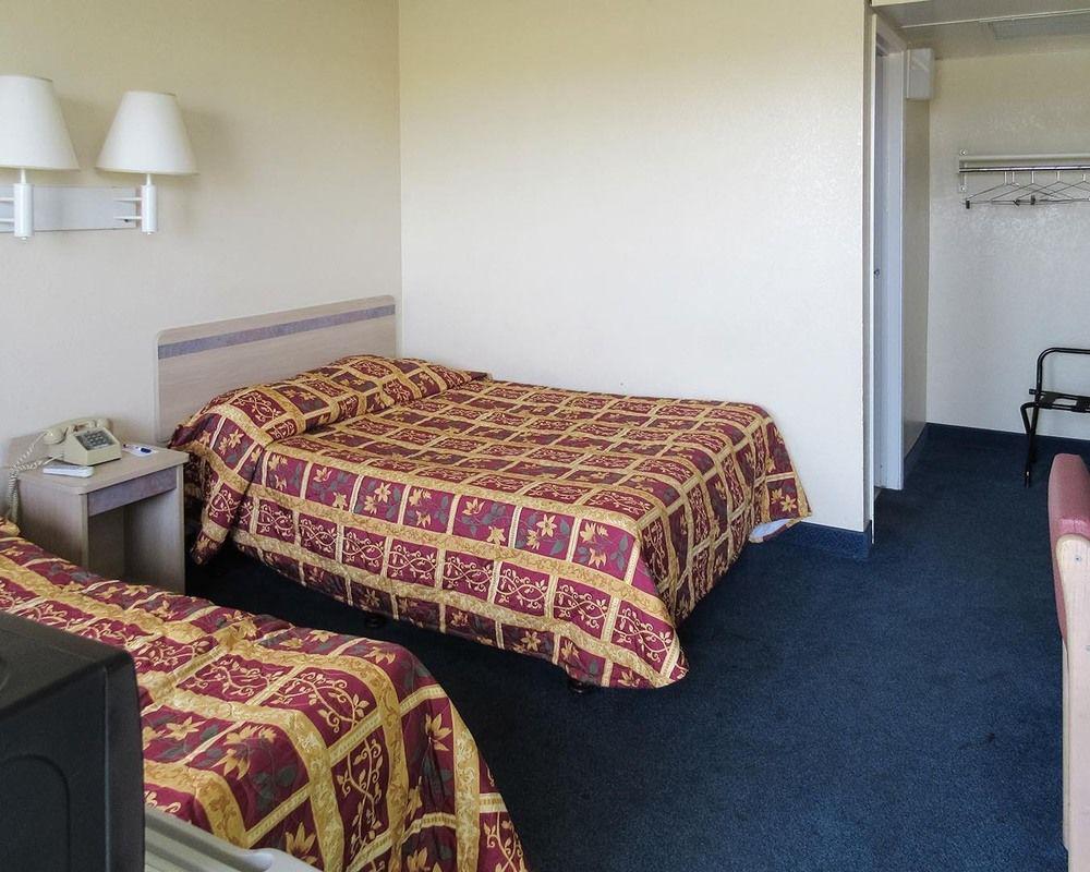 Rodeway Inn Паско Экстерьер фото