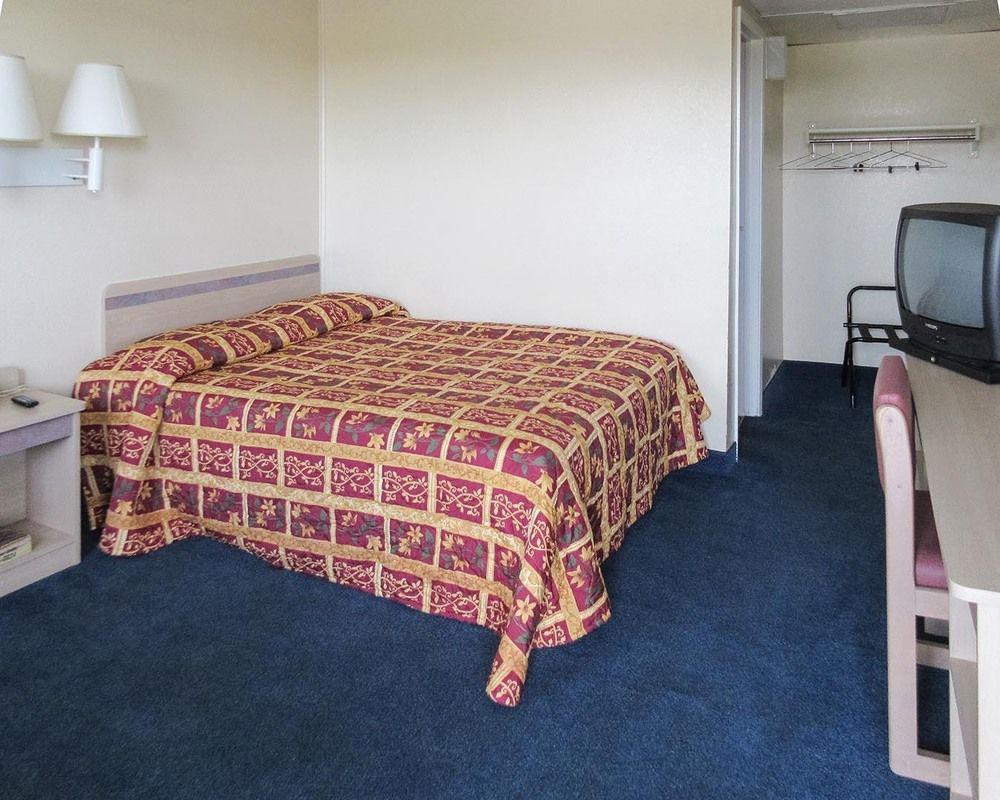 Rodeway Inn Паско Экстерьер фото