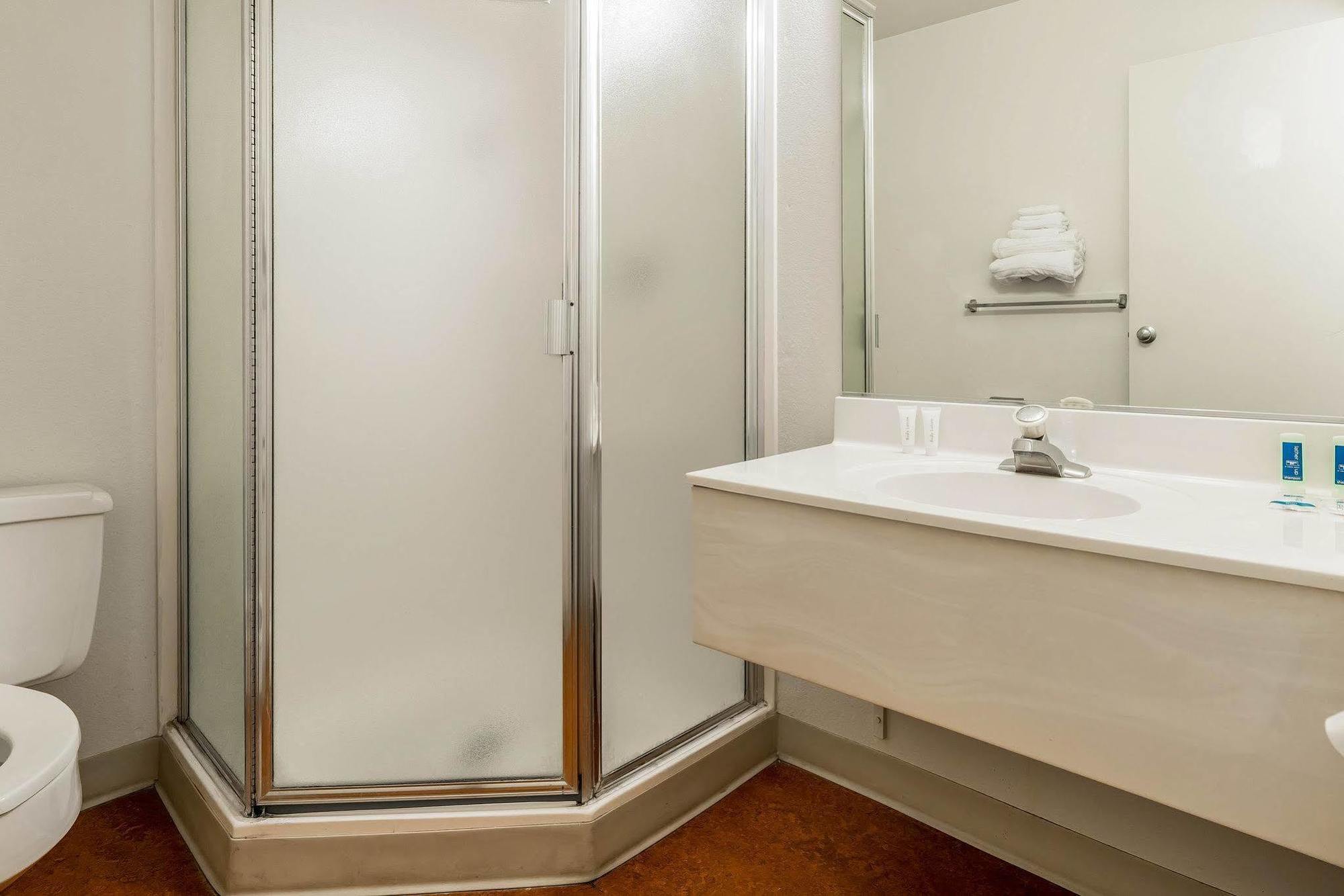 Rodeway Inn Паско Экстерьер фото